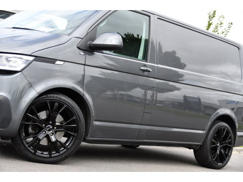 Volkswagen Transporter 2.0 TDI L1H1 30 4Motion Bulli Virtual, Camera, Carplay, 199pk, 4x4, LED, Automaat. Sensoren, Stoelverwarming, Trekhaak, Uniek!