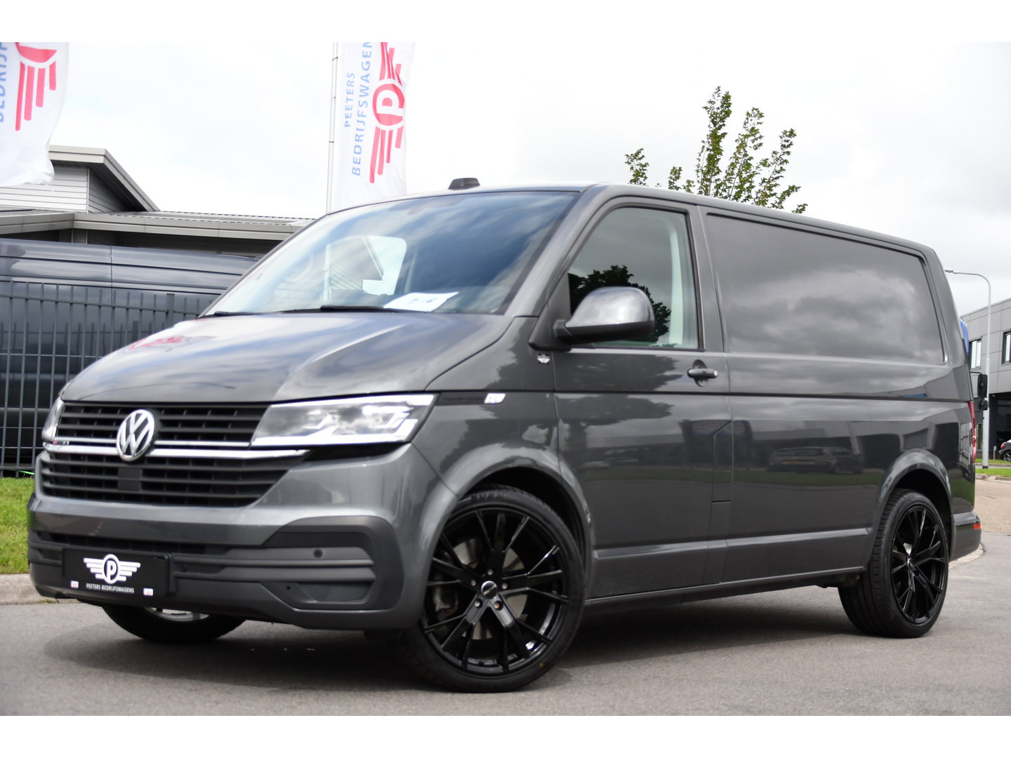 Volkswagen Transporter 2.0 TDI L1H1 30 4Motion Bulli Virtual, Camera, Carplay, 199pk, 4x4, LED, Automaat. Sensoren, Stoelverwarming, Trekhaak, Uniek!