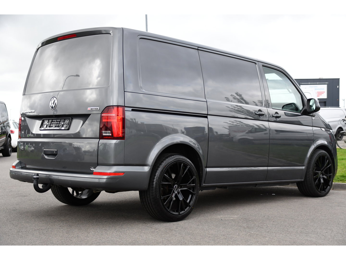 Volkswagen Transporter 2.0 TDI L1H1 30 4Motion Bulli Virtual, Camera, Carplay, 199pk, 4x4, LED, Automaat. Sensoren, Stoelverwarming, Trekhaak, Uniek!