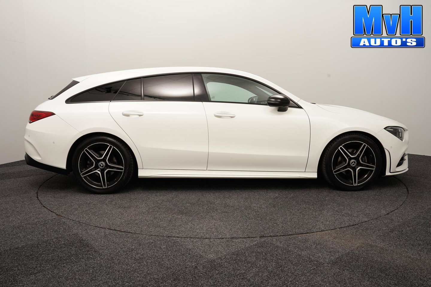 Mercedes-Benz CLA Shooting Brake 180 Business Solution AMG