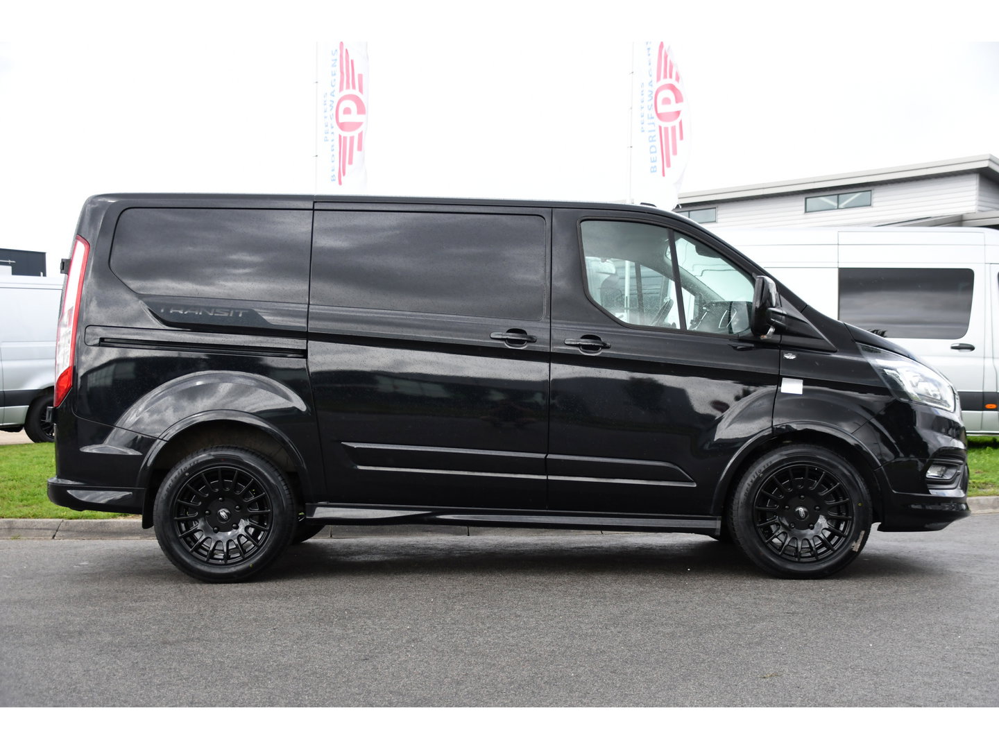 Ford Transit Custom 320 2.0 TDCI L1H1 Sport Adaptieve Cruise, Camera, Carplay, Leder, 2 x Schuifdeur, LED, Automaat, Stoelverwarming, Uniek!