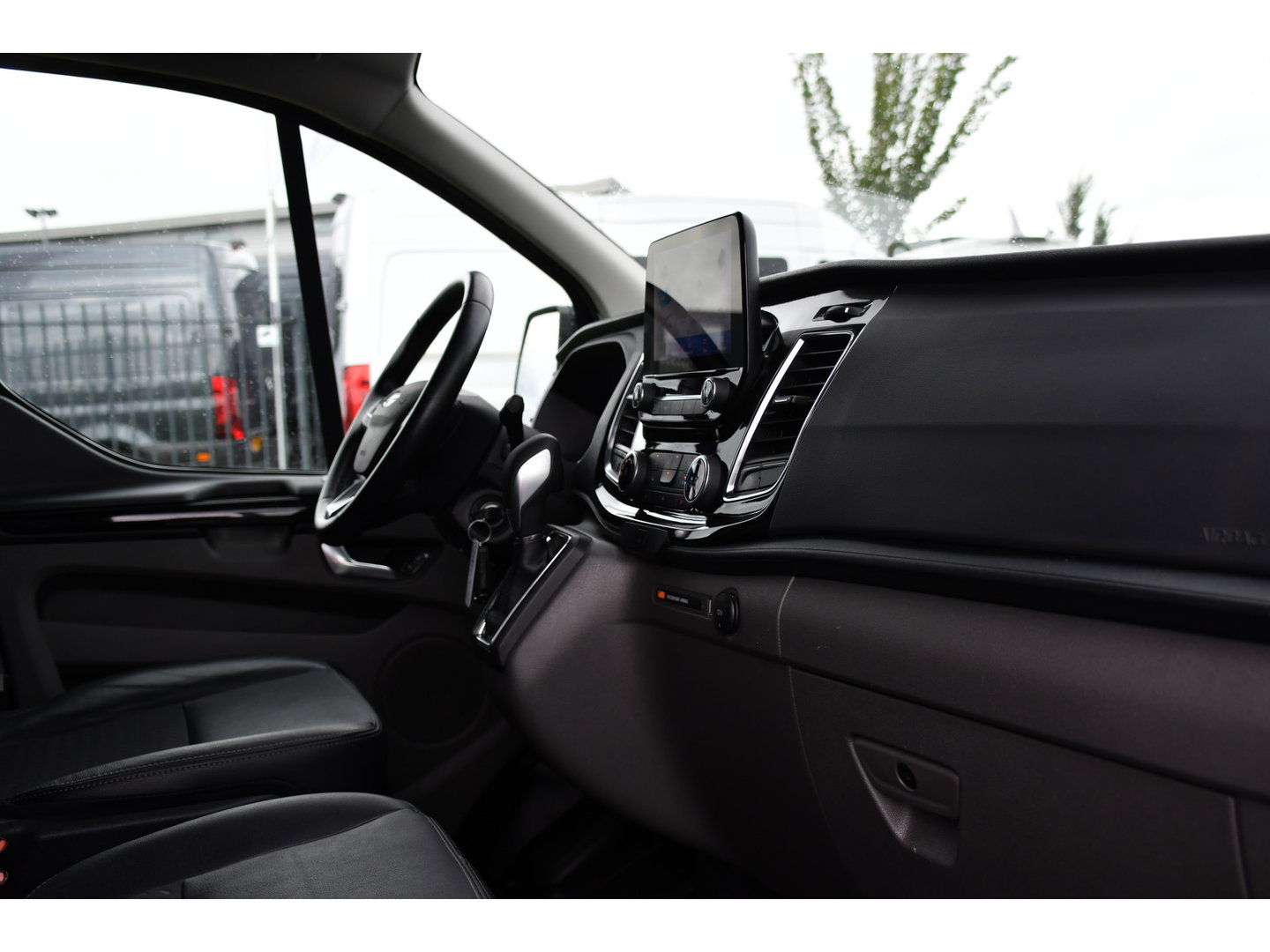 Ford Transit Custom 320 2.0 TDCI L1H1 Sport Adaptieve Cruise, Camera, Carplay, Leder, 2 x Schuifdeur, LED, Automaat, Stoelverwarming, Uniek!