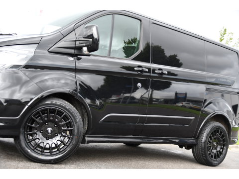 Ford Transit Custom 320 2.0 TDCI L1H1 Sport Adaptieve Cruise, Camera, Carplay, Leder, 2 x Schuifdeur, LED, Automaat, Stoelverwarming, Uniek!