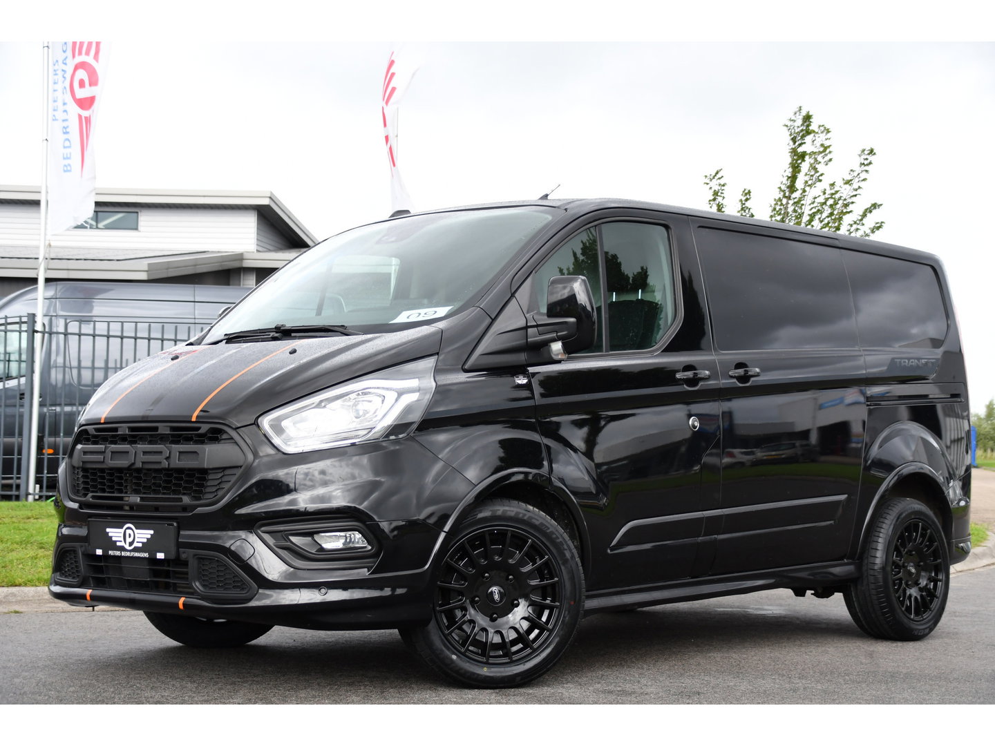 Ford Transit Custom 320 2.0 TDCI L1H1 Sport Adaptieve Cruise, Camera, Carplay, Leder, 2 x Schuifdeur, LED, Automaat, Stoelverwarming, Uniek!