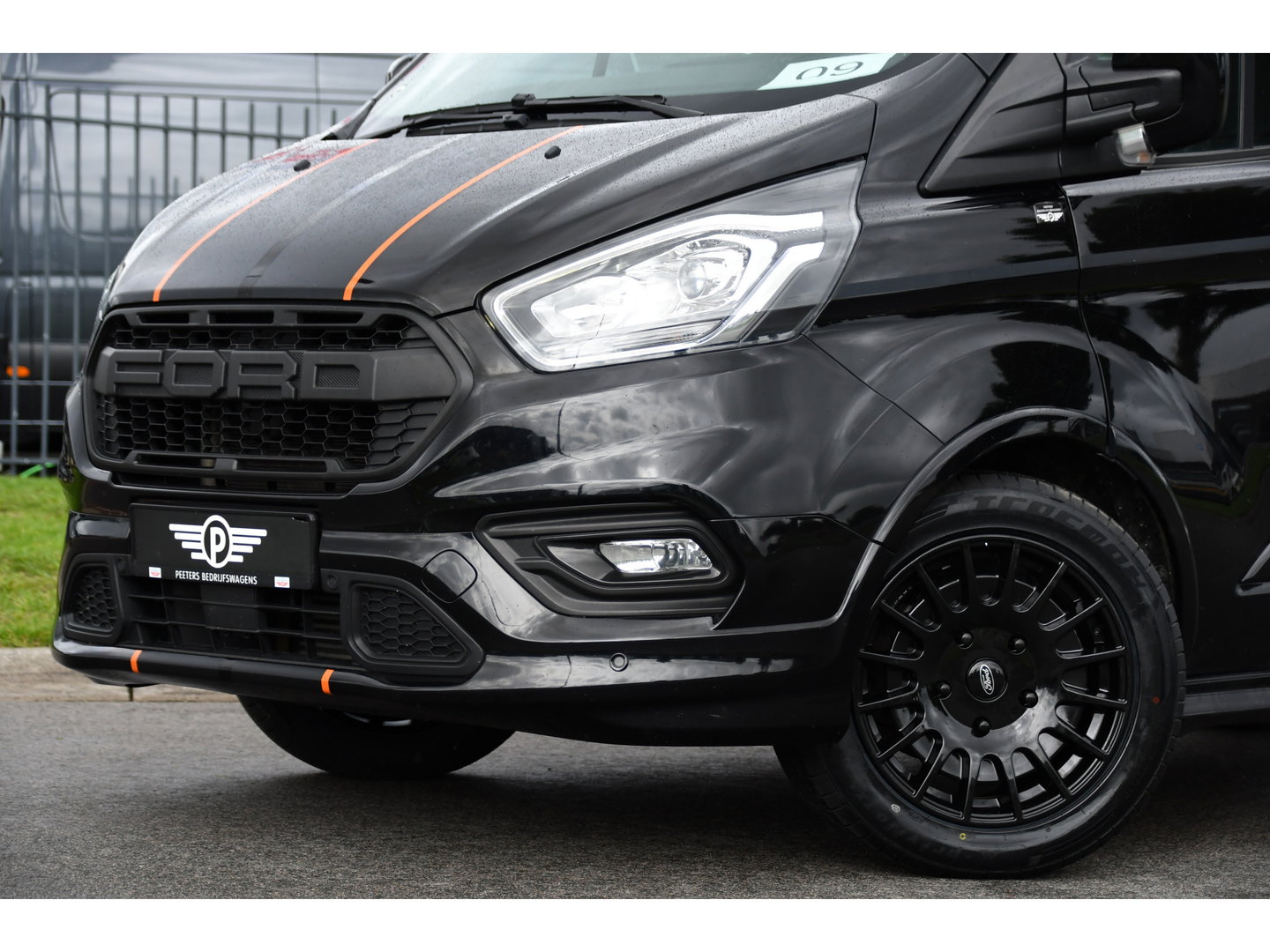 Ford Transit Custom 320 2.0 TDCI L1H1 Sport Adaptieve Cruise, Camera, Carplay, Leder, 2 x Schuifdeur, LED, Automaat, Stoelverwarming, Uniek!