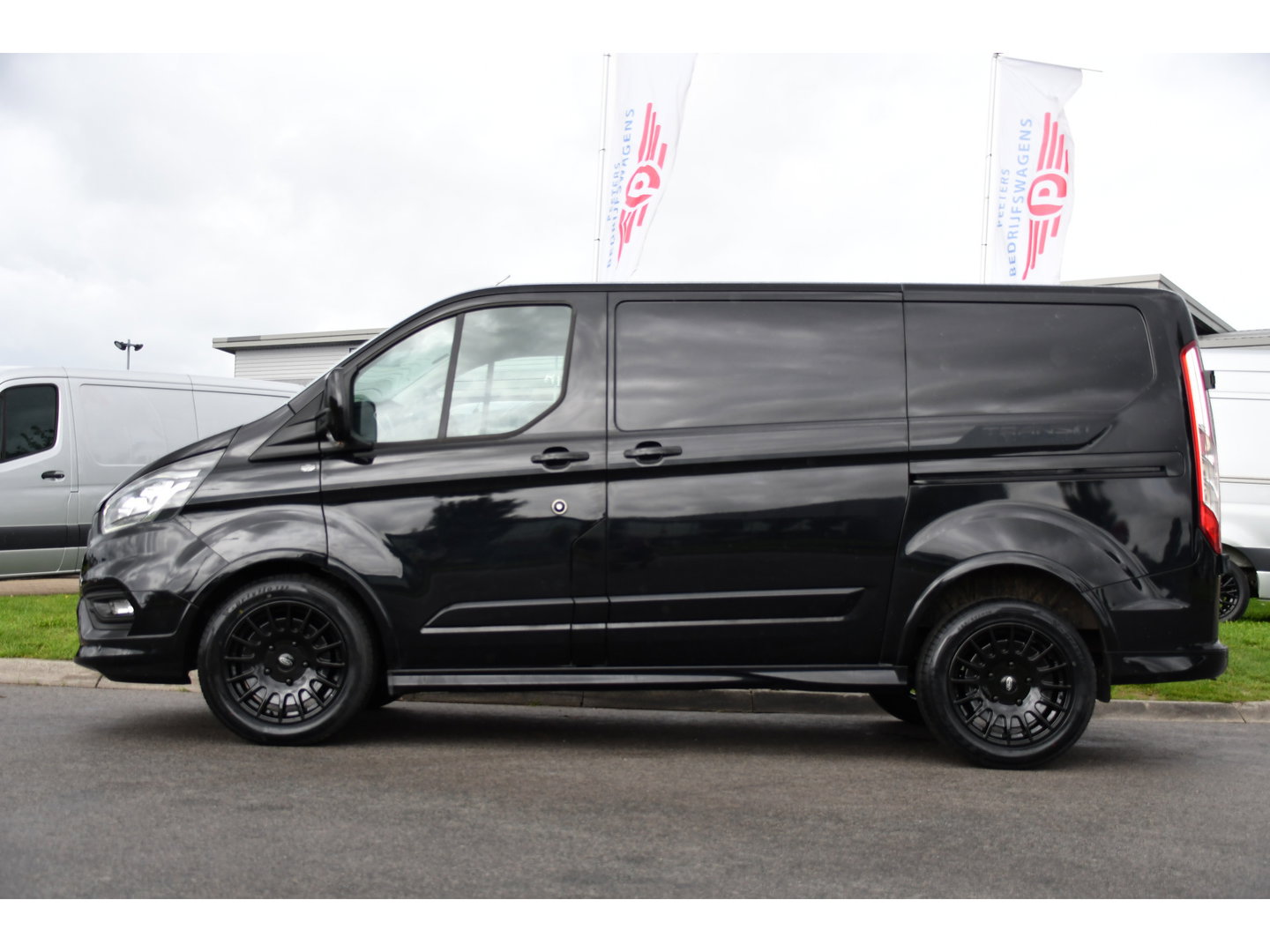 Ford Transit Custom 320 2.0 TDCI L1H1 Sport Adaptieve Cruise, Camera, Carplay, Leder, 2 x Schuifdeur, LED, Automaat, Stoelverwarming, Uniek!