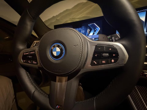 BMW X5 xDrive50e M-sport l Pano l HUD l 22INCH l Trekhaak