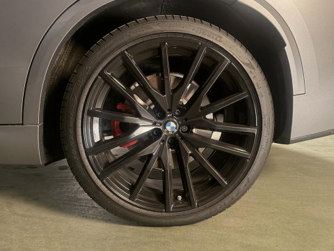 BMW X5 xDrive50e M-sport l Pano l HUD l 22INCH l Trekhaak