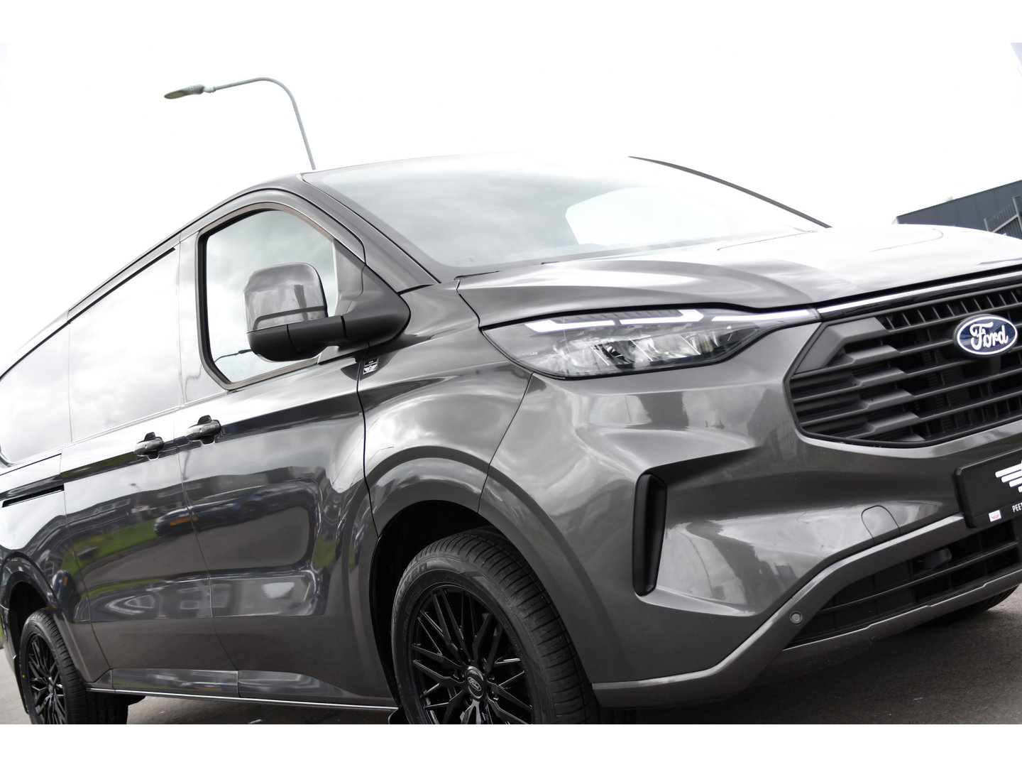 Ford Transit Custom 300 2.0 TDCI L2H1 Limited PB Edition MARGE! Adaptieve Cruise, Camera, Carplay, Stoelverwarming, Multimedia, 136pk, Automaat, Trekhaak, Uniek!