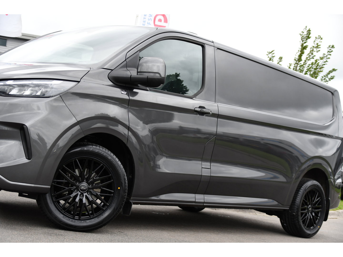 Ford Transit Custom 300 2.0 TDCI L2H1 Limited PB Edition MARGE! Adaptieve Cruise, Camera, Carplay, Stoelverwarming, Multimedia, 136pk, Automaat, Trekhaak, Uniek!