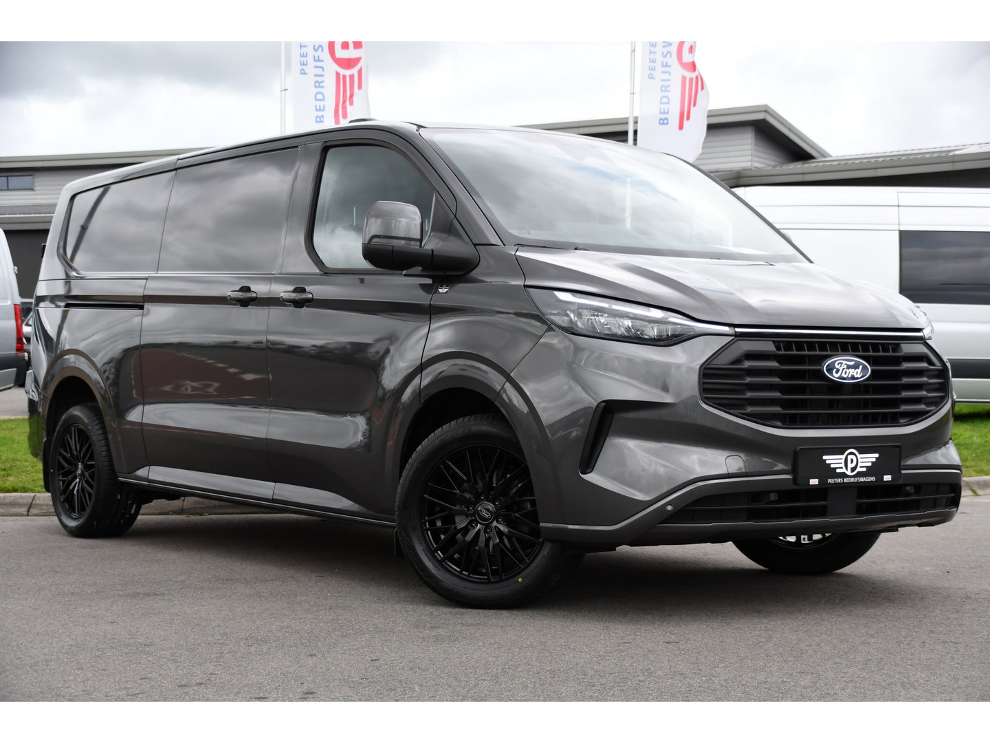 Ford Transit Custom 300 2.0 TDCI L2H1 Limited PB Edition MARGE! Adaptieve Cruise, Camera, Carplay, Stoelverwarming, Multimedia, 136pk, Automaat, Trekhaak, Uniek!