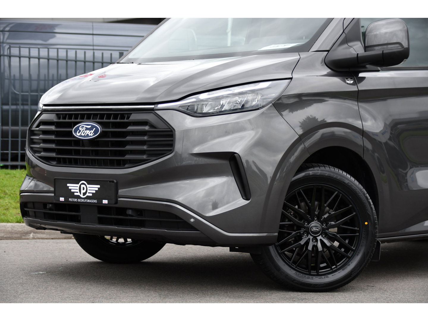 Ford Transit Custom 300 2.0 TDCI L2H1 Limited PB Edition MARGE! Adaptieve Cruise, Camera, Carplay, Stoelverwarming, Multimedia, 136pk, Automaat, Trekhaak, Uniek!