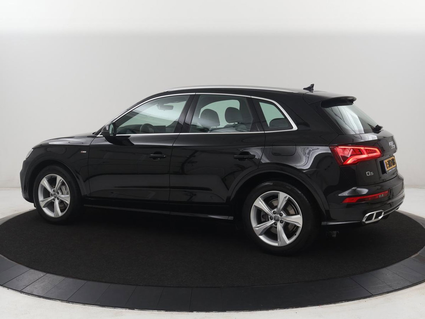 Audi Q5 55 TFSI e quattro Competition S-Line | SOH 99.4 | Leder | Adaptive cruise | Head up | Camera | Bang & Olufsen | Virtual Dashboard | Stoelverwarming | Full LED |