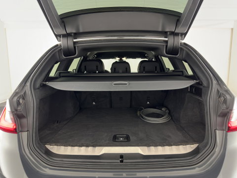 BMW 3 Serie Touring 330e High Executive (Plug-in) {SoH-91%} (INCL.BTW) Aut. *LEATHER | FULL-LED | HEATED-SPORTSEATS | HIFI-SOUND | NAVI-FULLMAP | DAB+ | DIGI-COCKPIT | PRIVACY-GLASS | AMBIENT-LIGHT | ECC | PDC | CRUISE | 19-ALU*