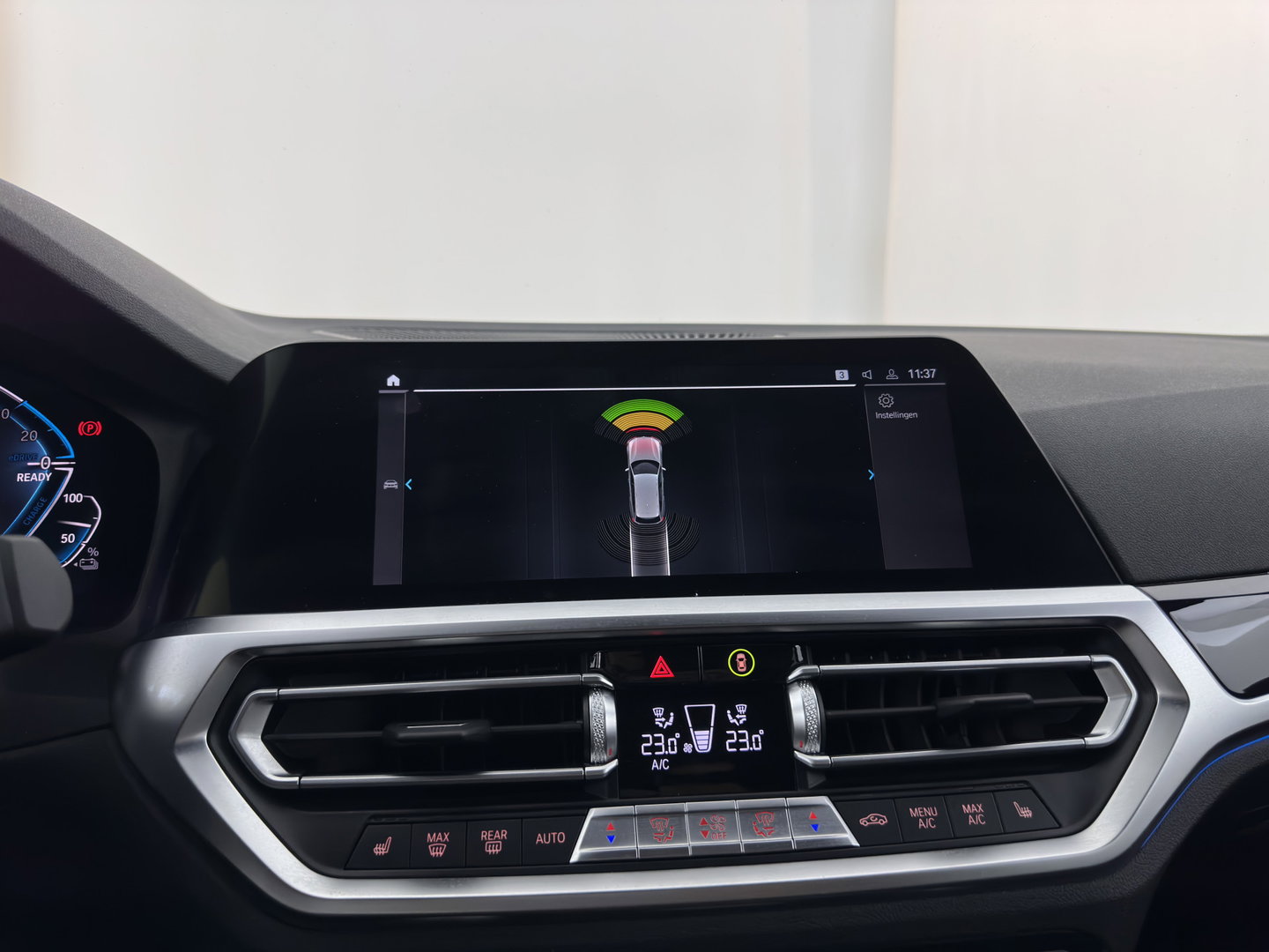 BMW 3 Serie Touring 330e High Executive (Plug-in) {SoH-91%} (INCL.BTW) Aut. *LEATHER | FULL-LED | HEATED-SPORTSEATS | HIFI-SOUND | NAVI-FULLMAP | DAB+ | DIGI-COCKPIT | PRIVACY-GLASS | AMBIENT-LIGHT | ECC | PDC | CRUISE | 19-ALU*