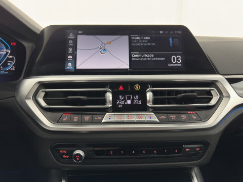 BMW 3 Serie Touring 330e High Executive (Plug-in) {SoH-91%} (INCL.BTW) Aut. *LEATHER | FULL-LED | HEATED-SPORTSEATS | HIFI-SOUND | NAVI-FULLMAP | DAB+ | DIGI-COCKPIT | PRIVACY-GLASS | AMBIENT-LIGHT | ECC | PDC | CRUISE | 19-ALU*