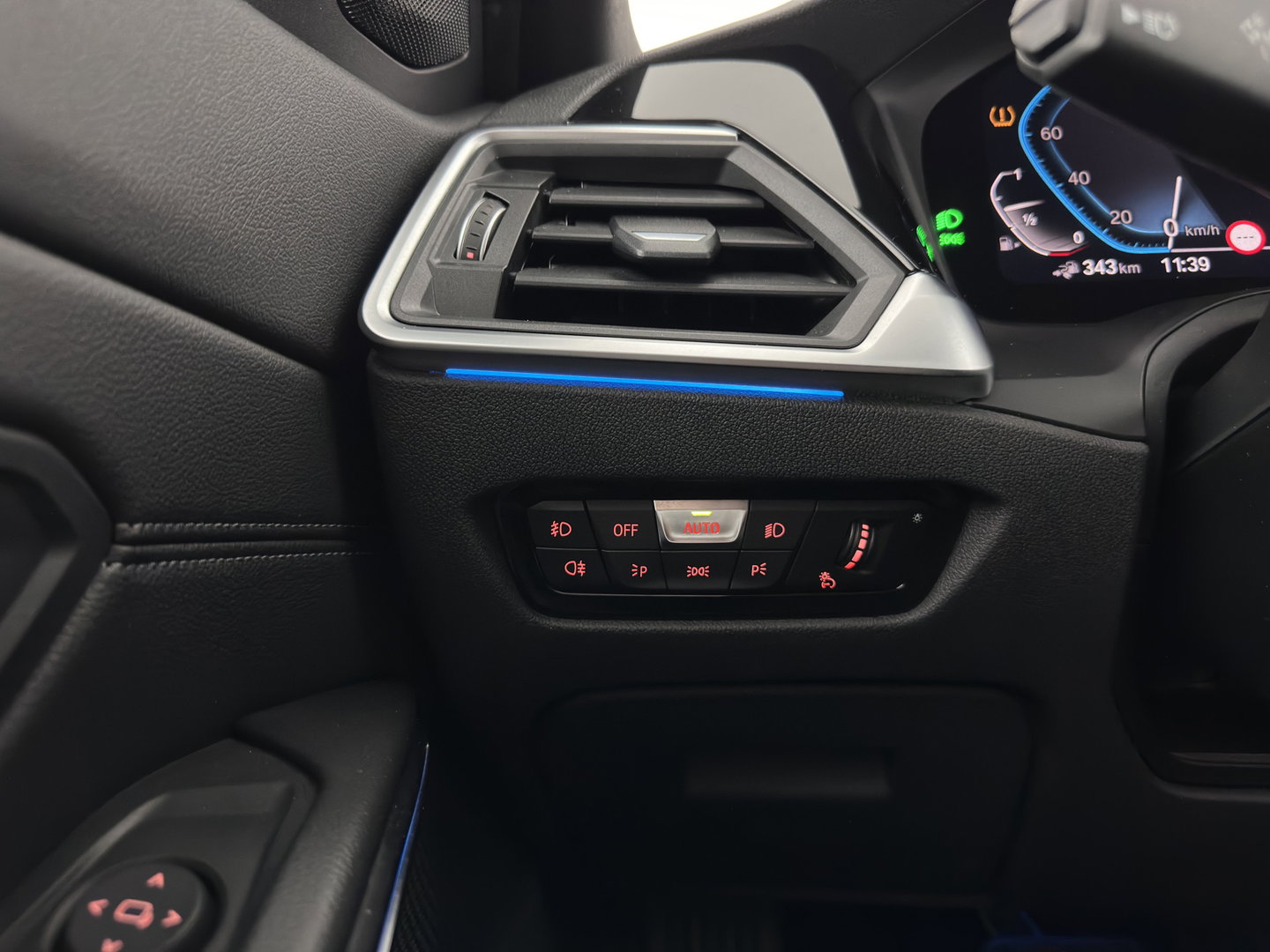 BMW 3 Serie Touring 330e High Executive (Plug-in) {SoH-91%} (INCL.BTW) Aut. *LEATHER | FULL-LED | HEATED-SPORTSEATS | HIFI-SOUND | NAVI-FULLMAP | DAB+ | DIGI-COCKPIT | PRIVACY-GLASS | AMBIENT-LIGHT | ECC | PDC | CRUISE | 19-ALU*