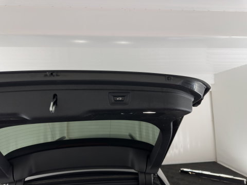 BMW 3 Serie Touring 330e High Executive (Plug-in) {SoH-91%} (INCL.BTW) Aut. *LEATHER | FULL-LED | HEATED-SPORTSEATS | HIFI-SOUND | NAVI-FULLMAP | DAB+ | DIGI-COCKPIT | PRIVACY-GLASS | AMBIENT-LIGHT | ECC | PDC | CRUISE | 19-ALU*