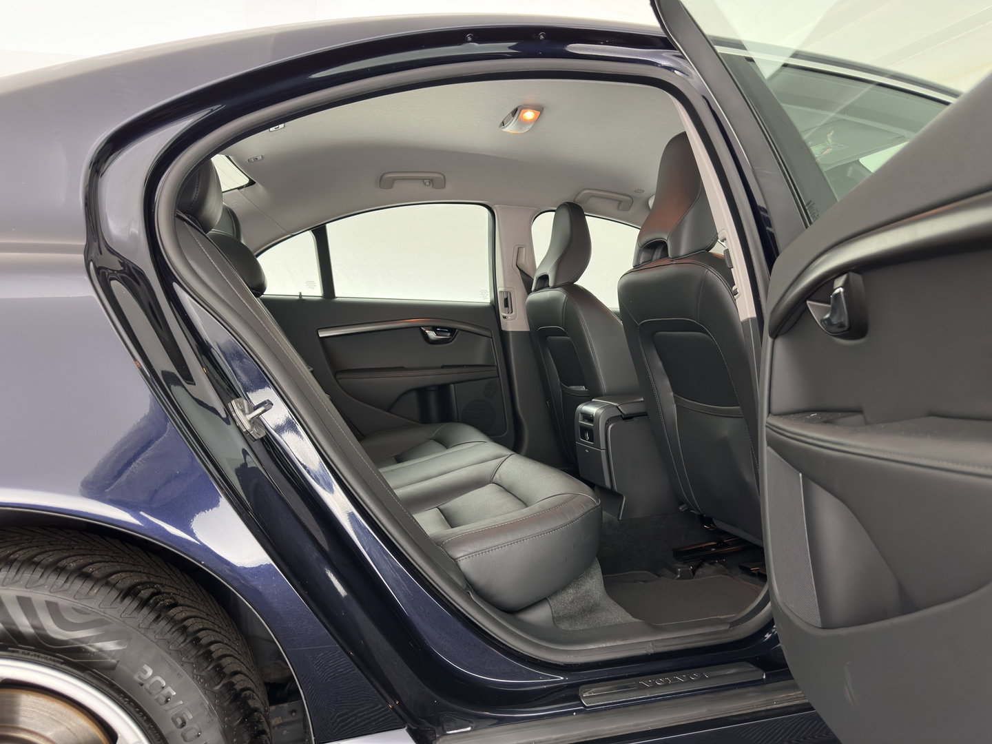 Volvo S80 2.0 D4 Summum Aut. *LEATHER | XENON | MEMORY-PACK | NAVI-FULLMAP | SHIFT-PADDLES | ECC | PDC | CRUISE | 16''ALU | TOWBAR*