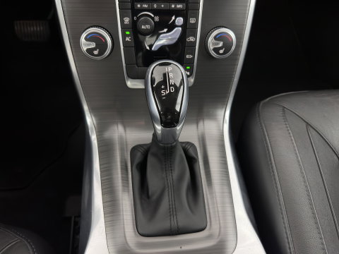 Volvo S80 2.0 D4 Summum Aut. *LEATHER | XENON | MEMORY-PACK | NAVI-FULLMAP | SHIFT-PADDLES | ECC | PDC | CRUISE | 16''ALU | TOWBAR*
