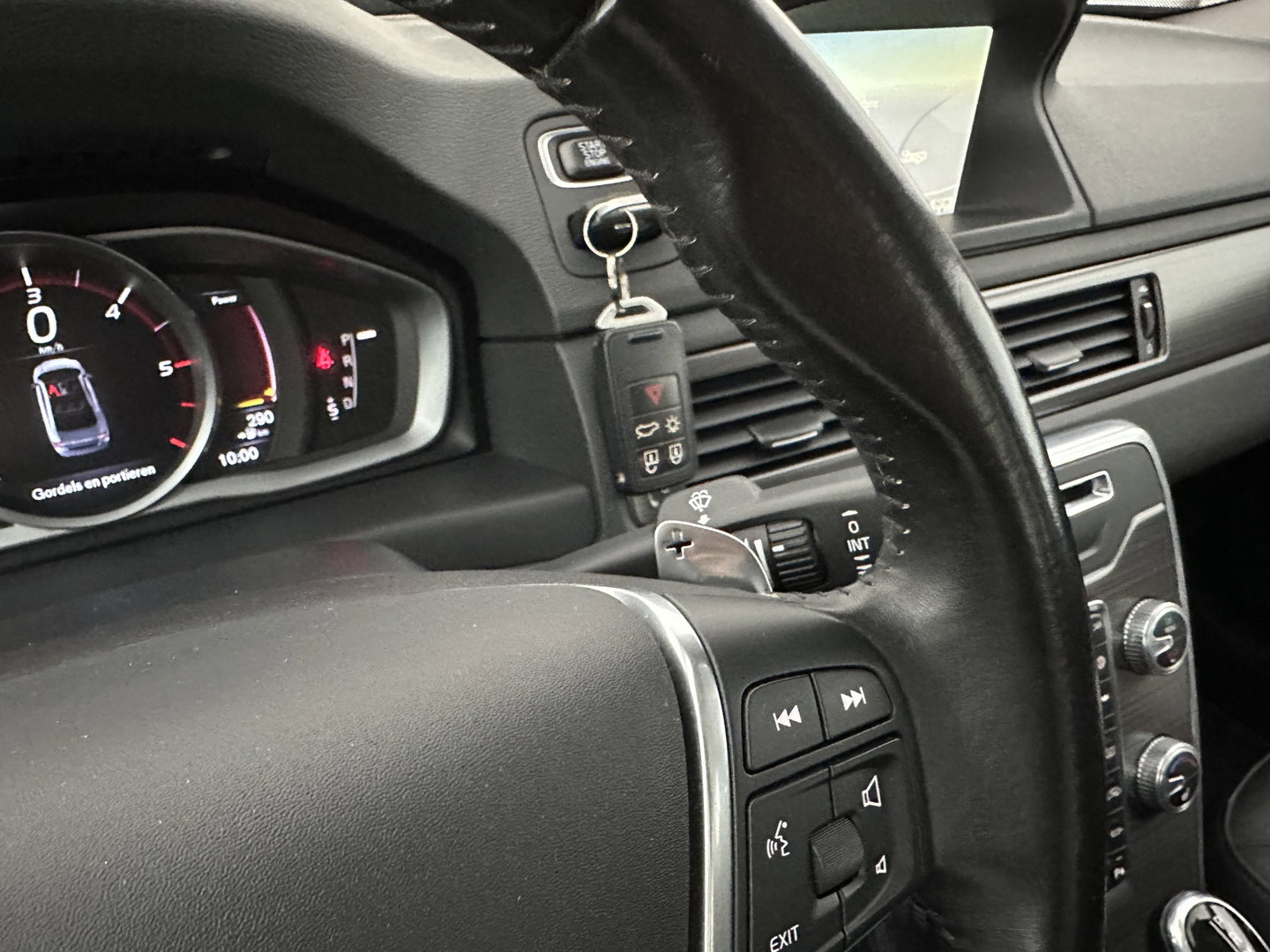 Volvo S80 2.0 D4 Summum Aut. *LEATHER | XENON | MEMORY-PACK | NAVI-FULLMAP | SHIFT-PADDLES | ECC | PDC | CRUISE | 16''ALU | TOWBAR*