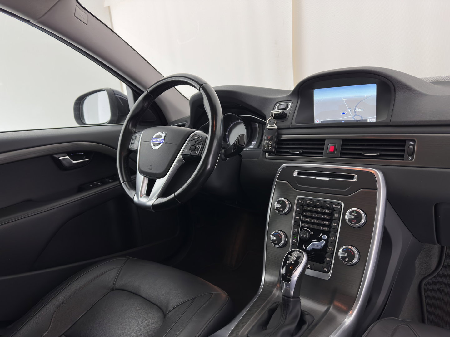 Volvo S80 2.0 D4 Summum Aut. *LEATHER | XENON | MEMORY-PACK | NAVI-FULLMAP | SHIFT-PADDLES | ECC | PDC | CRUISE | 16''ALU | TOWBAR*