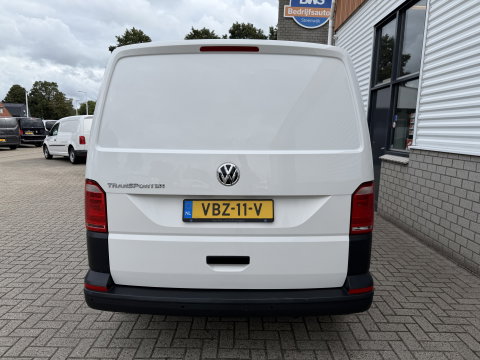 Volkswagen Transporter 2.0 TDI 150pk DSG automaat / L2H1 Comfortline / vaste prijs rijklaar € 16.950 ex btw / lease vanaf € 285 / euro 6 / bpm vrij / airco / cruise / navigatie / parkpilot / 2 x stoel met armsteun !