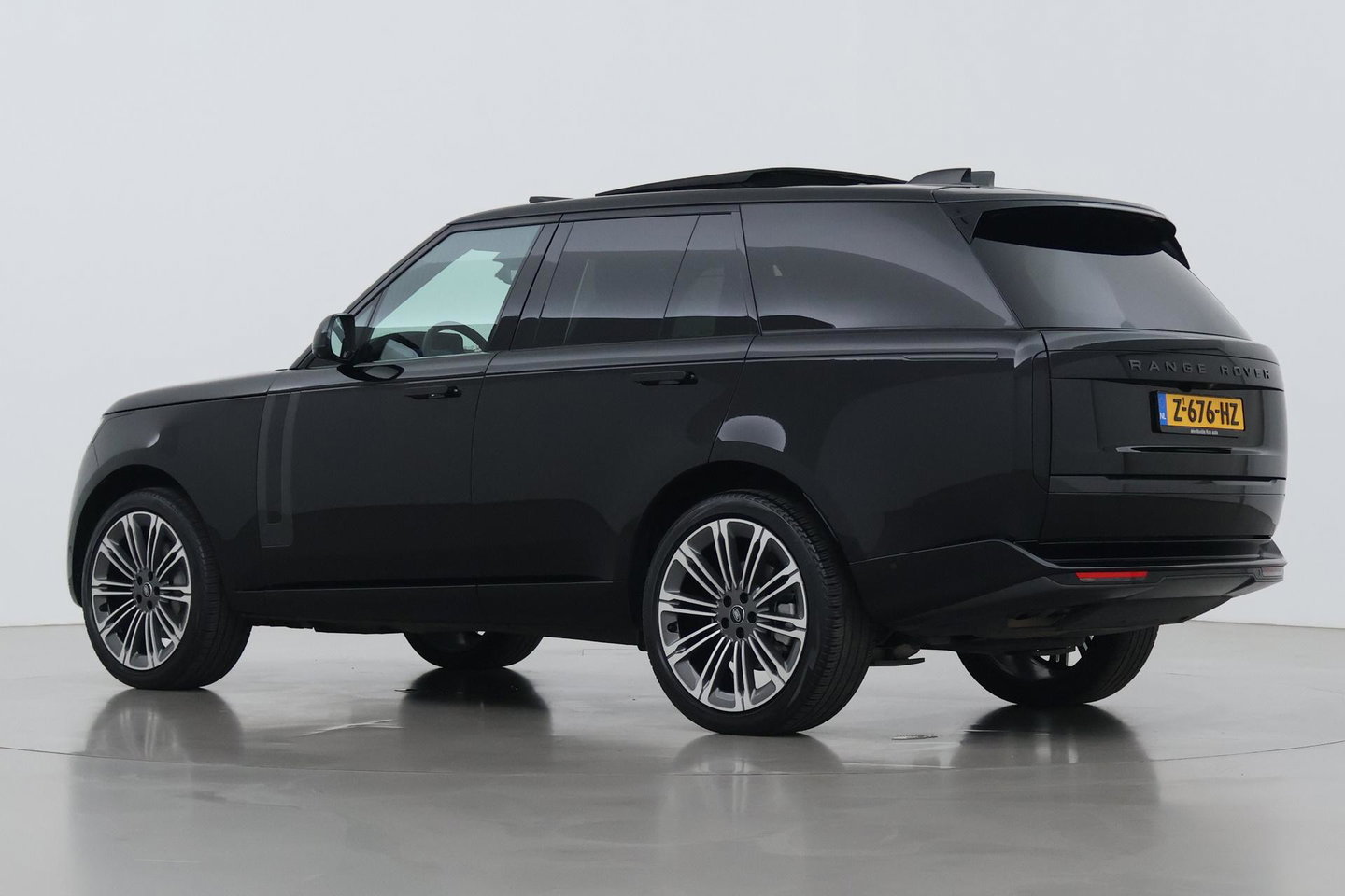 Land Rover Range Rover 3.0 D350 HSE Autobiography MHEV | Luchtvering | Panoramadak | Meridian 3D | 360° Camera | Koelbox | Stoelventilatie | 23 Inch