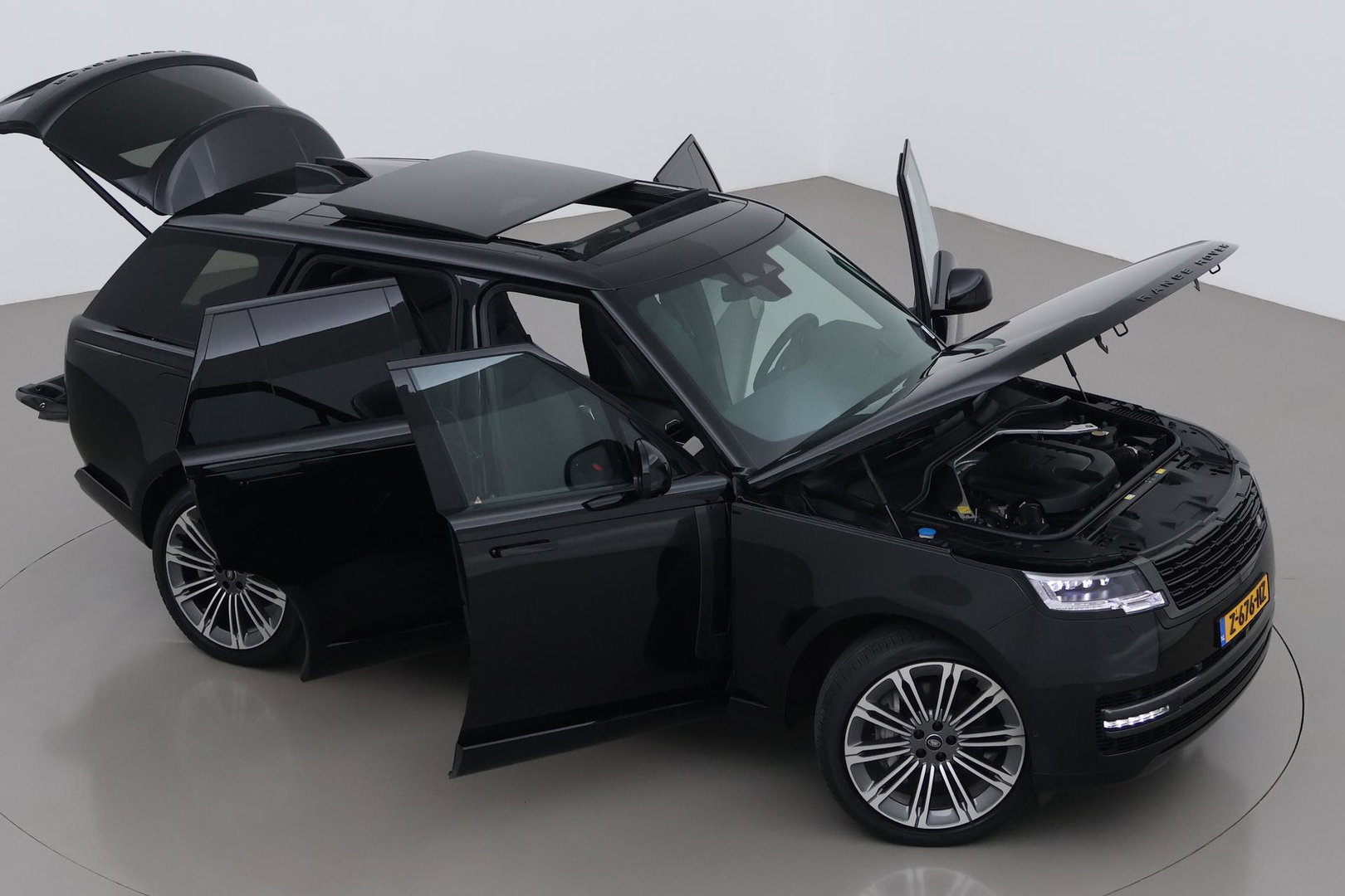 Land Rover Range Rover 3.0 D350 HSE Autobiography MHEV | Luchtvering | Panoramadak | Meridian 3D | 360° Camera | Koelbox | Stoelventilatie | 23 Inch