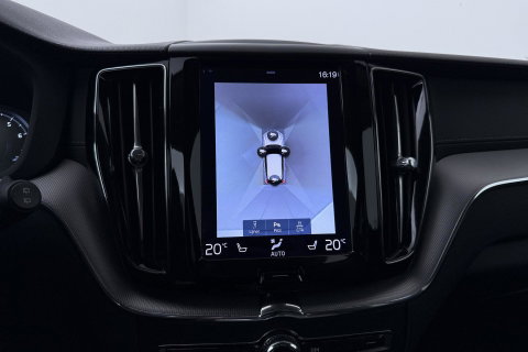 Volvo XC60 2.0 B5 Inscription | 360-camera | Trekhaak | BLIS | Leder