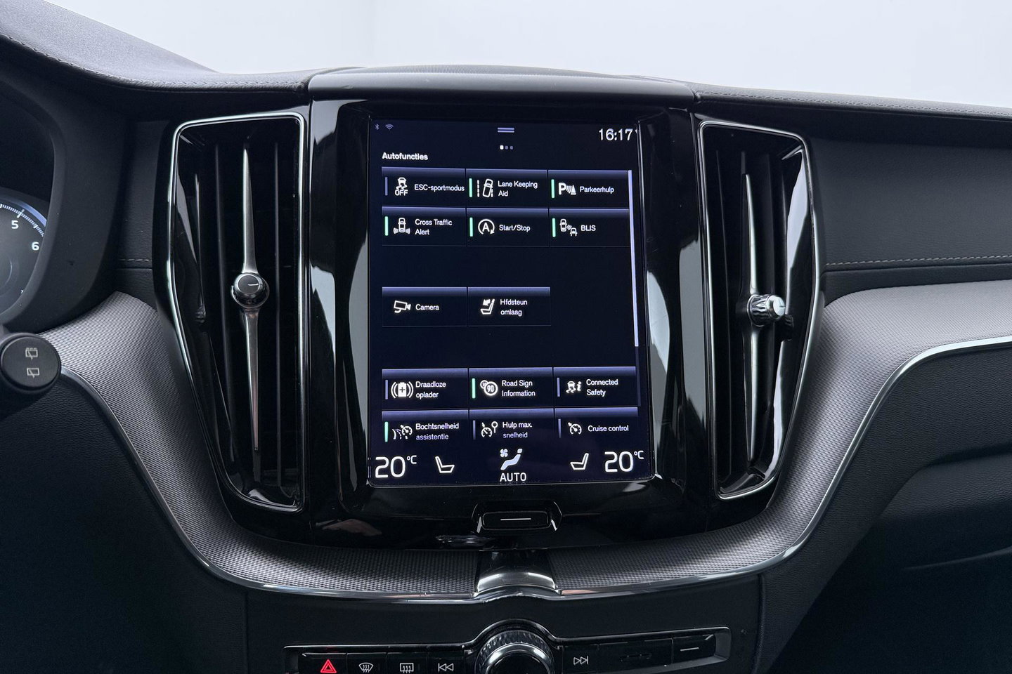 Volvo XC60 2.0 B5 Inscription | 360-camera | Trekhaak | BLIS | Leder