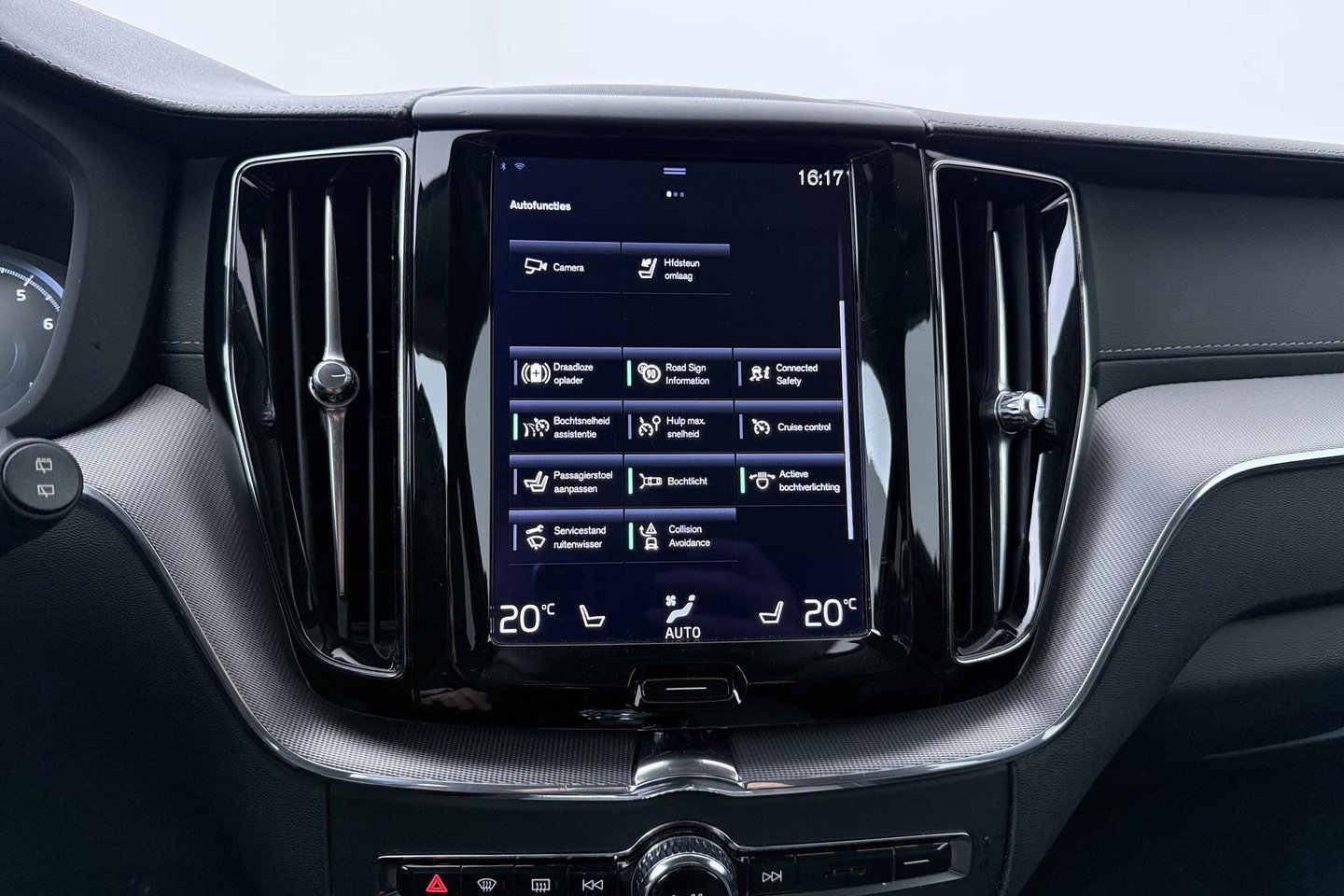 Volvo XC60 2.0 B5 Inscription | 360-camera | Trekhaak | BLIS | Leder