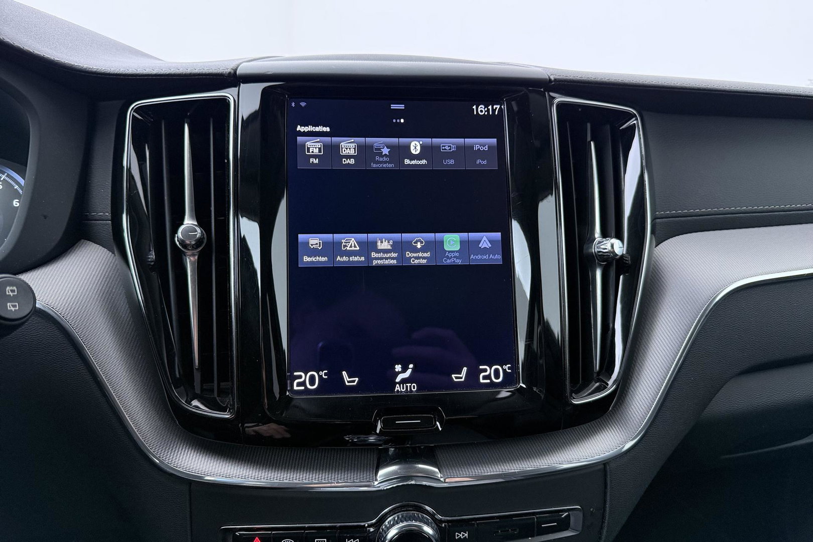 Volvo XC60 2.0 B5 Inscription | 360-camera | Trekhaak | BLIS | Leder