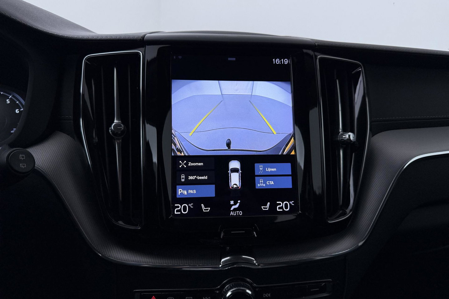 Volvo XC60 2.0 B5 Inscription | 360-camera | Trekhaak | BLIS | Leder