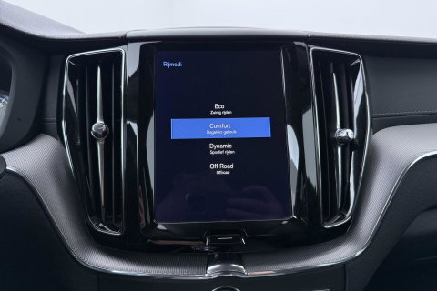 Volvo XC60 2.0 B5 Inscription | 360-camera | Trekhaak | BLIS | Leder