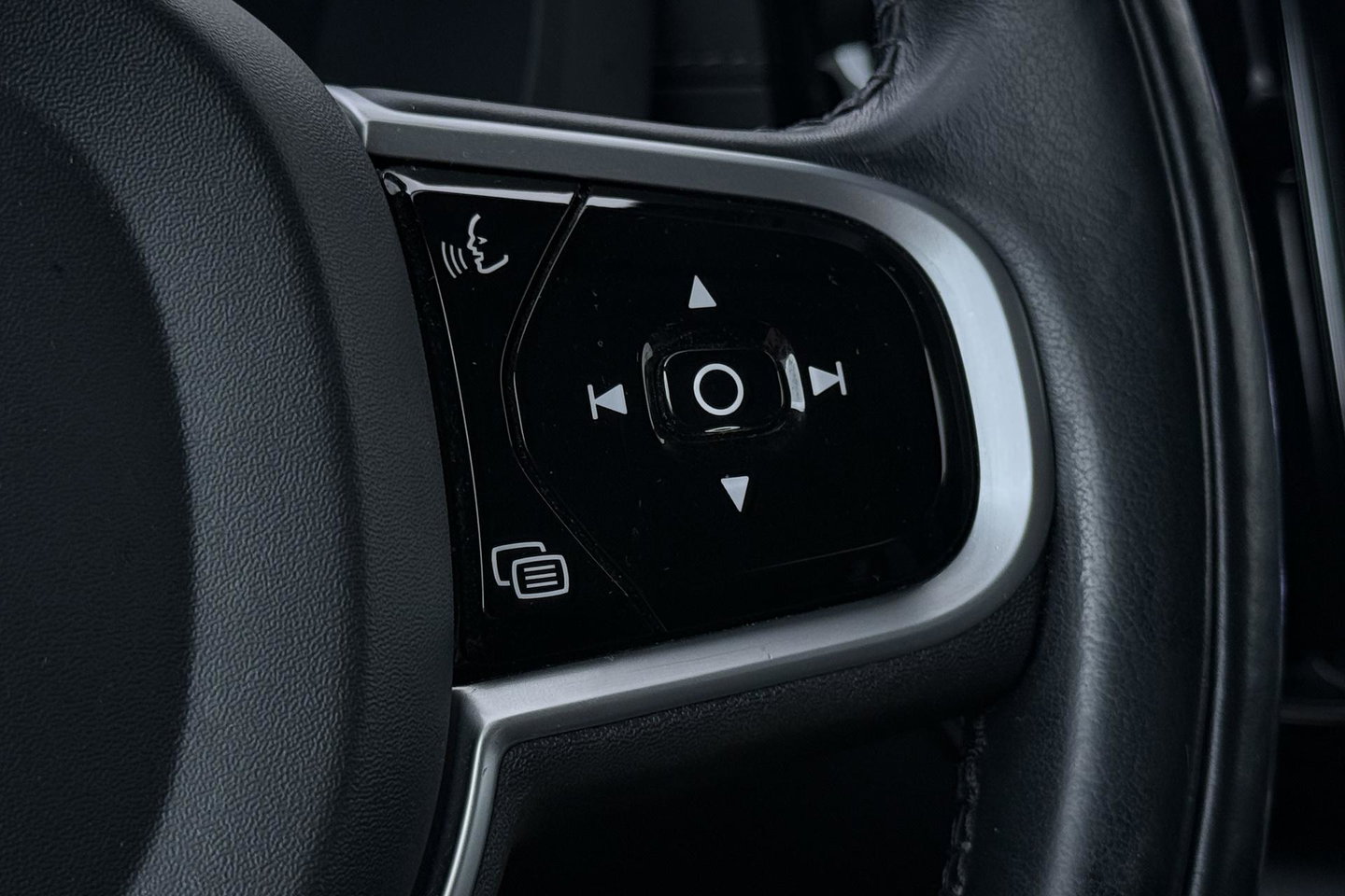 Volvo XC60 2.0 B5 Inscription | 360-camera | Trekhaak | BLIS | Leder