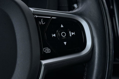 Volvo XC60 2.0 B5 Inscription | 360-camera | Trekhaak | BLIS | Leder