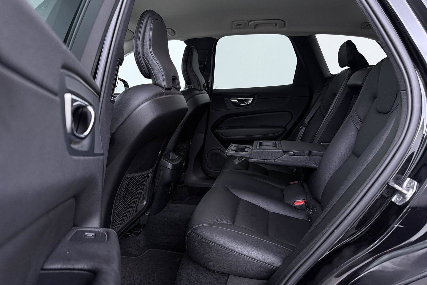 Volvo XC60 2.0 B5 Inscription | 360-camera | Trekhaak | BLIS | Leder