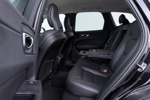 Volvo XC60 2.0 B5 Inscription | 360-camera | Trekhaak | BLIS | Leder