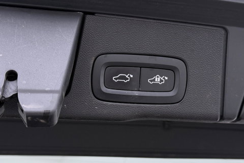 Volvo XC60 2.0 B5 Inscription | 360-camera | Trekhaak | BLIS | Leder