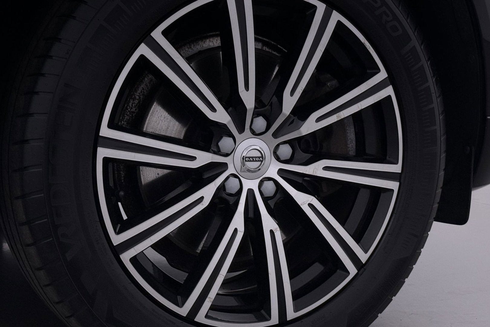Volvo XC60 2.0 B5 Inscription | 360-camera | Trekhaak | BLIS | Leder