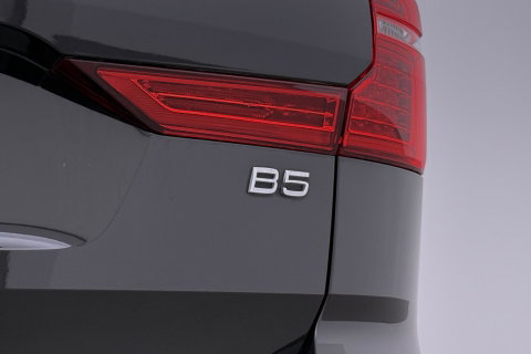Volvo XC60 2.0 B5 Inscription | 360-camera | Trekhaak | BLIS | Leder