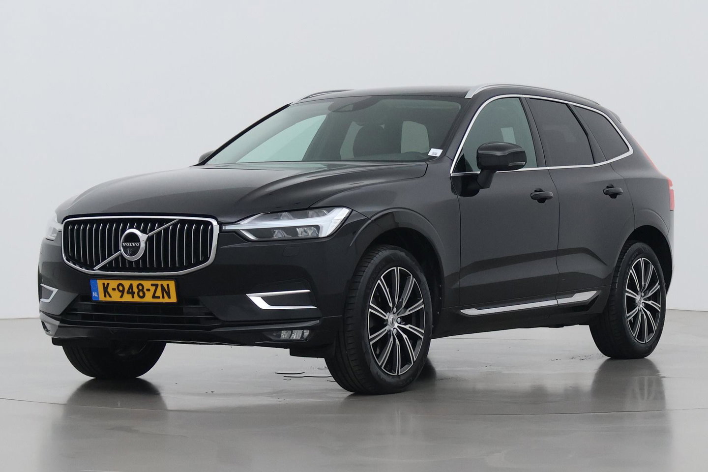 Volvo XC60 2.0 B5 Inscription | 360-camera | Trekhaak | BLIS | Leder