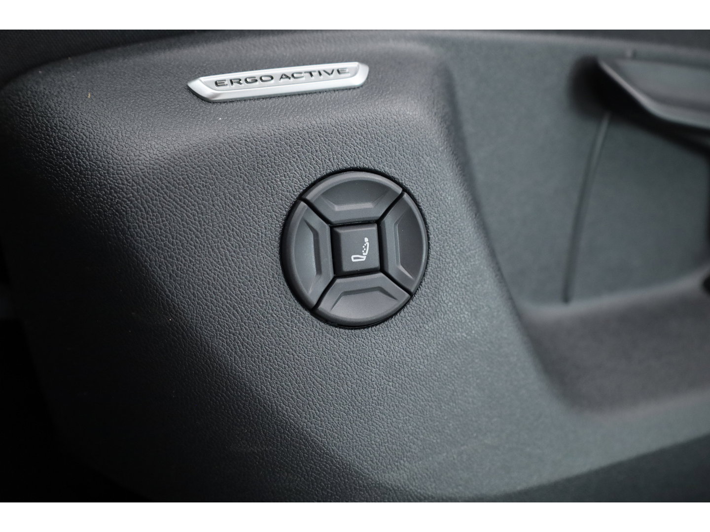 Volkswagen Tiguan 1.5 eHybrid R-Line Edition | Rijklaar! | Pano | Adapt. Cruise | CarPlay | HUD | IQ. Light | 360cam | Stoelverw. + Massage |