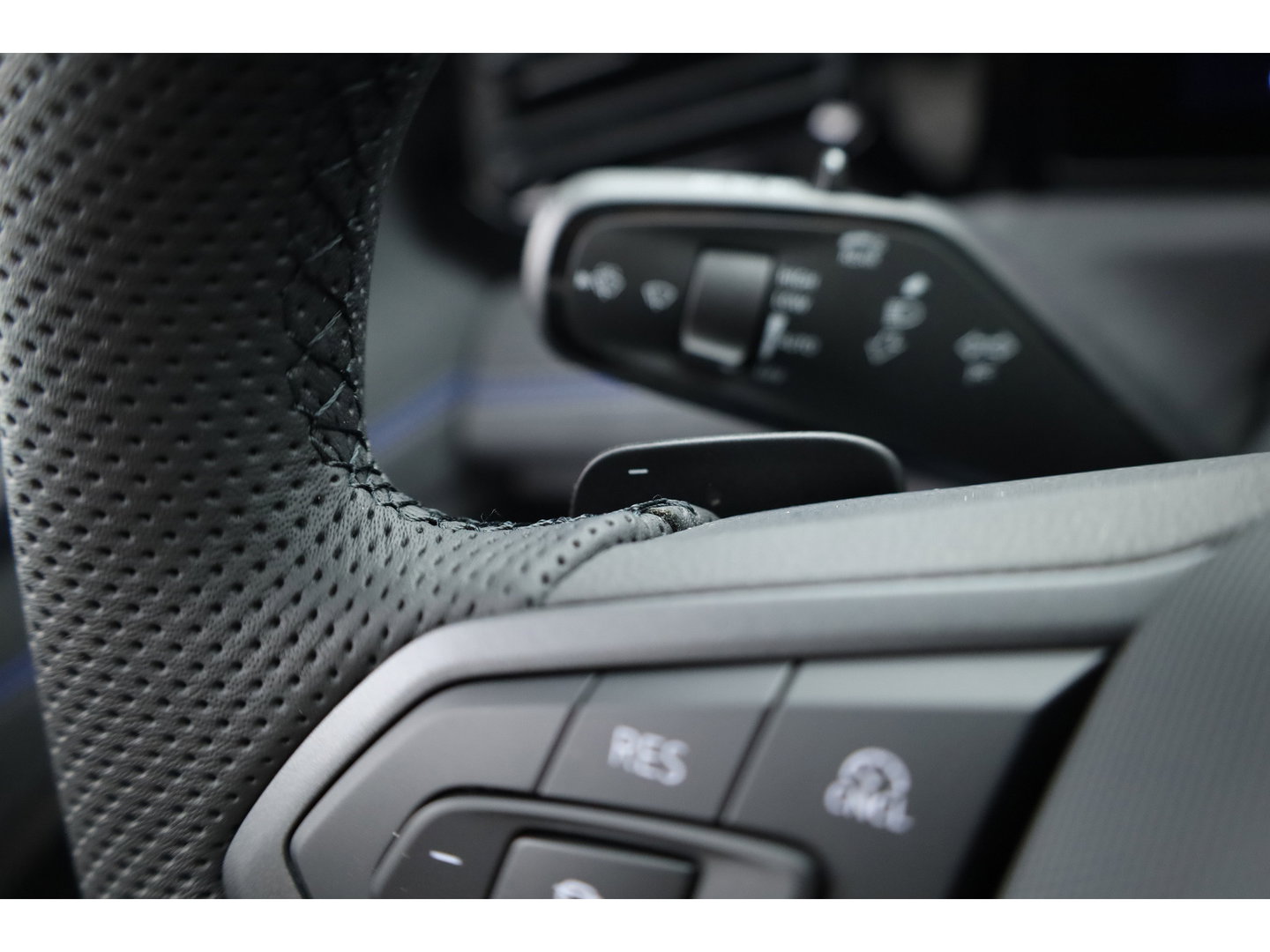 Volkswagen Tiguan 1.5 eHybrid R-Line Edition | Rijklaar! | Pano | Adapt. Cruise | CarPlay | HUD | IQ. Light | 360cam | Stoelverw. + Massage |