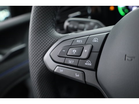 Volkswagen Tiguan 1.5 eHybrid R-Line Edition | Rijklaar! | Pano | Adapt. Cruise | CarPlay | HUD | IQ. Light | 360cam | Stoelverw. + Massage |