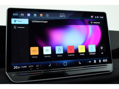 Volkswagen Tiguan 1.5 eHybrid R-Line Edition | Rijklaar! | Pano | Adapt. Cruise | CarPlay | HUD | IQ. Light | 360cam | Stoelverw. + Massage |
