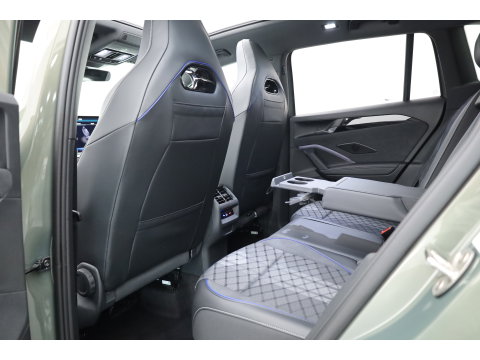Volkswagen Tiguan 1.5 eHybrid R-Line Edition | Rijklaar! | Pano | Adapt. Cruise | CarPlay | HUD | IQ. Light | 360cam | Stoelverw. + Massage |