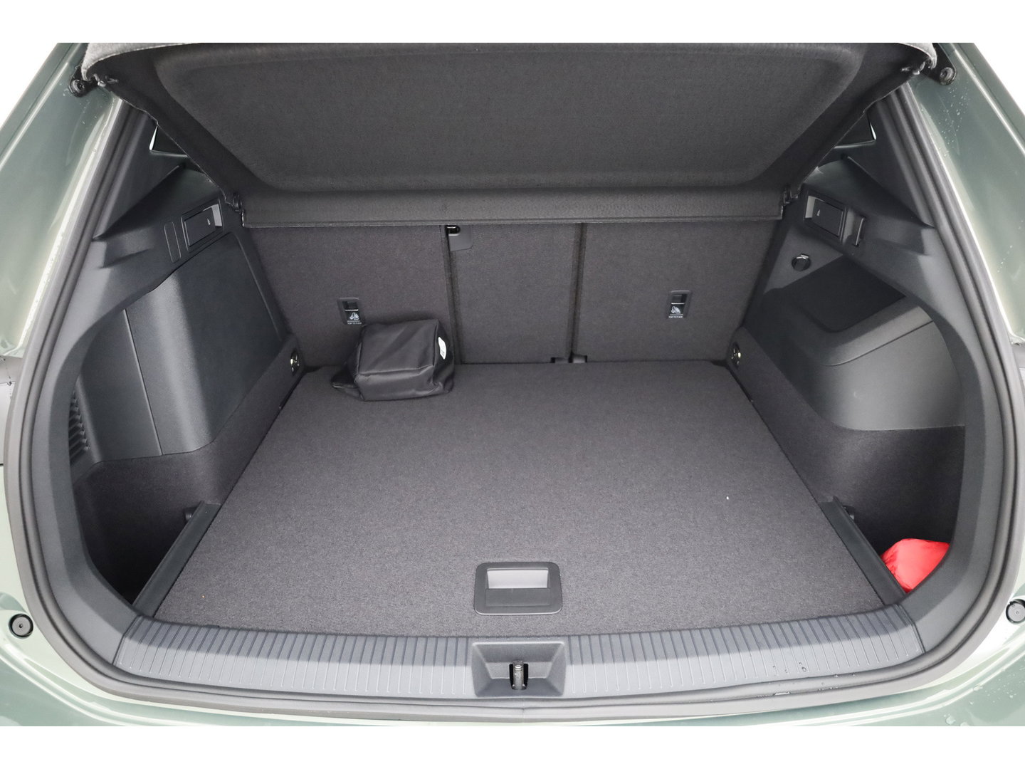 Volkswagen Tiguan 1.5 eHybrid R-Line Edition | Rijklaar! | Pano | Adapt. Cruise | CarPlay | HUD | IQ. Light | 360cam | Stoelverw. + Massage |