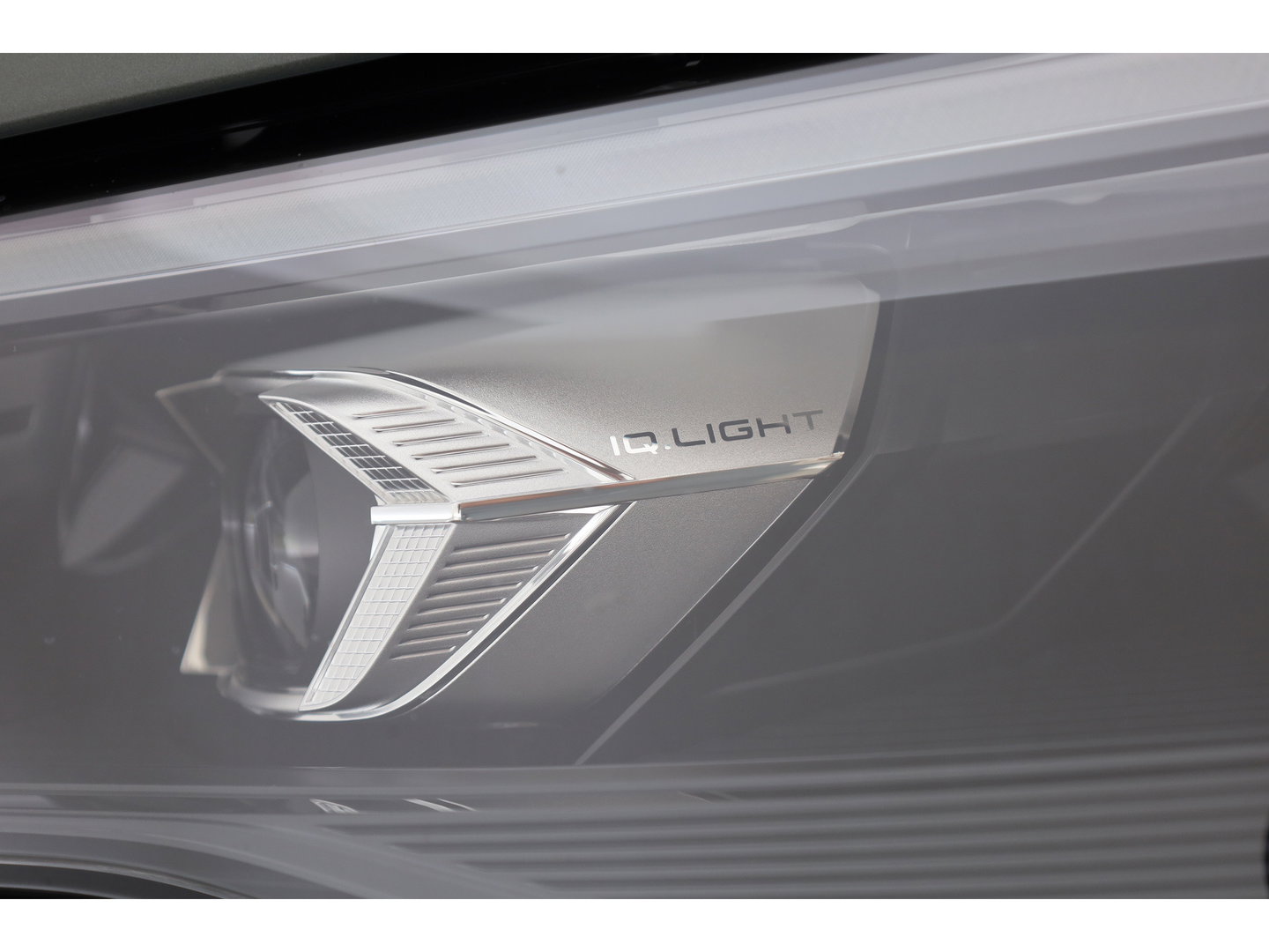 Volkswagen Tiguan 1.5 eHybrid R-Line Edition | Rijklaar! | Pano | Adapt. Cruise | CarPlay | HUD | IQ. Light | 360cam | Stoelverw. + Massage |